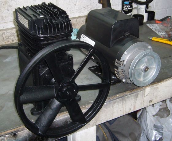 14 CFM 2 cylinder compressor pump and 5HP 240V electric motor